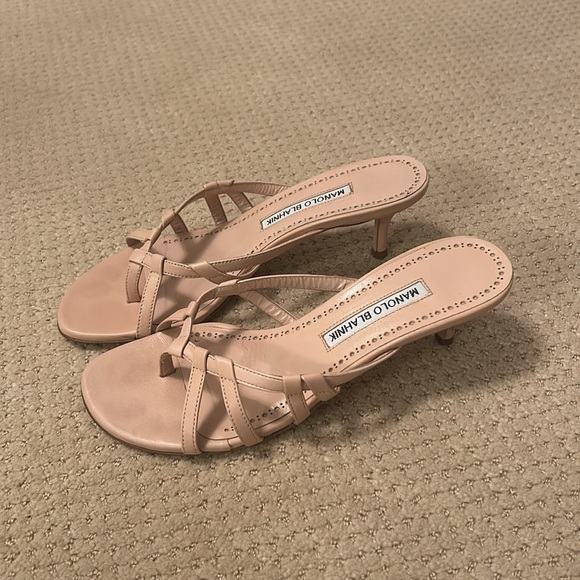 Manolo Blahnik Beige Solimaso Mules - Picture 6 of 11